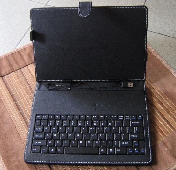 Tablet 7.9 Case+USB KB Black with clips. Micro USB 7.85'